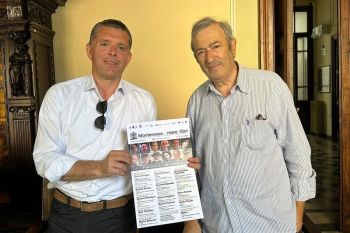 Il sindaco di Monterosso Emanuele Moggia con lo scrittore Marco Ferrari