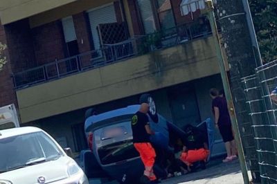 Castelnuovo, auto ribaltata in via Gallico: necessario l&#039;intervento dei soccorsi
